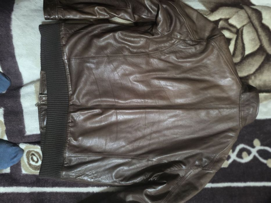 Kurtka original yangi