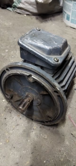Продам электродвигатель