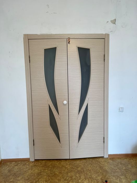 Продам двери по 3 тыс.