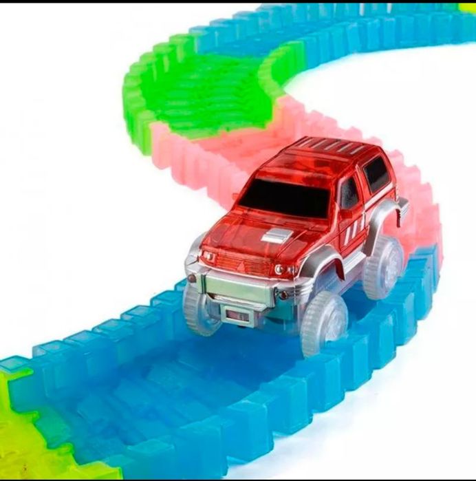 Гибкий трэк с машинками и паркинг