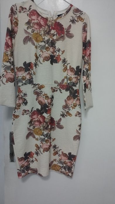 Рокля на цветя ZARA