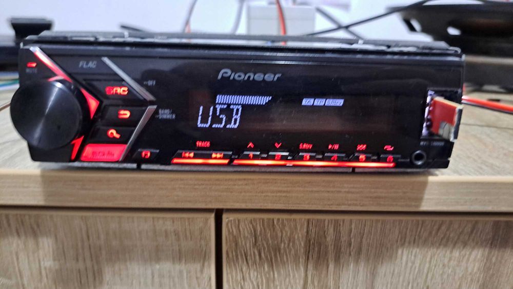 Radiocasetofon / Player Auto Pioneer MVH-S100UB