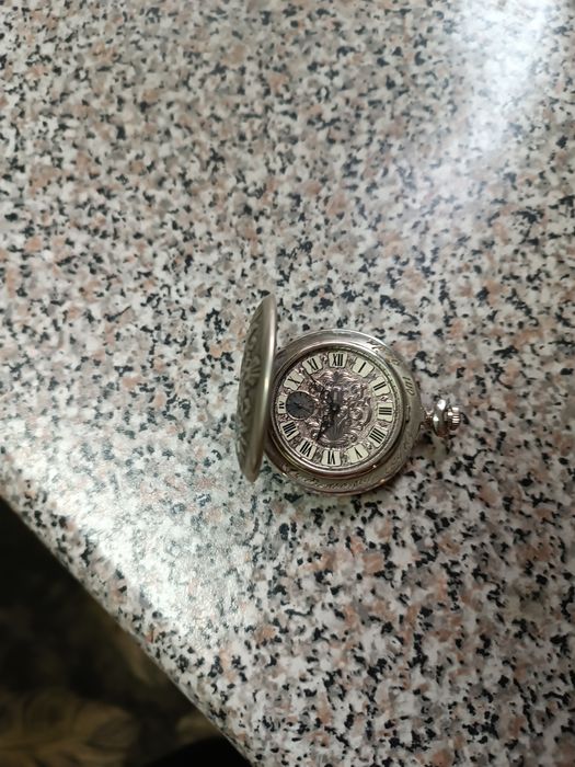 Продам часы механические