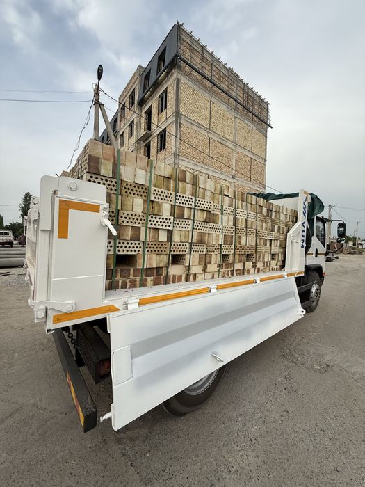 Gisht bor pishgan teshikli va teshiksiz kirpich