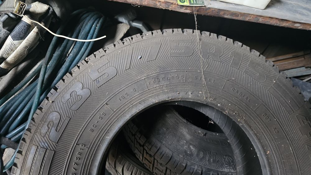 Продам шины 235/75r15