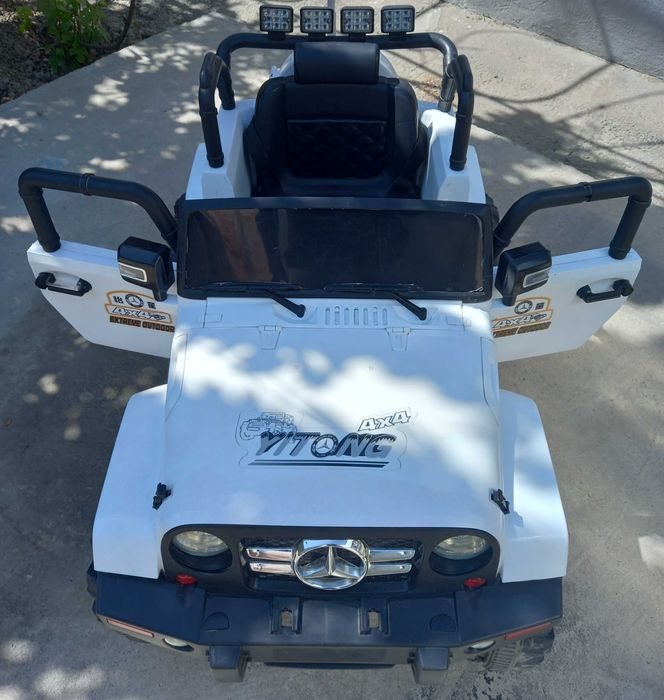 Детская машина на пульте