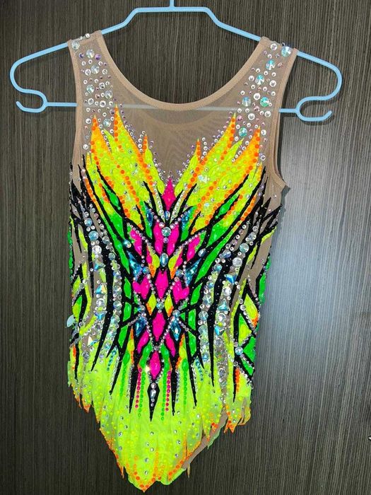 Продам купальник для художественной гимнастики