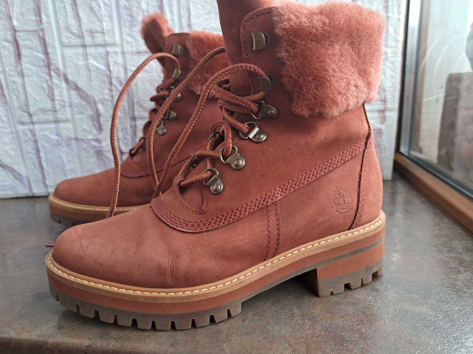 дамски зимни обувки,боти,кубинки,ном37,5,Timberland