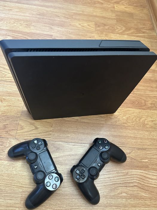 PlayStation 4 Slim 500Gb + 2 Ta pult+ Oxirgi chiqqan uyinlar
