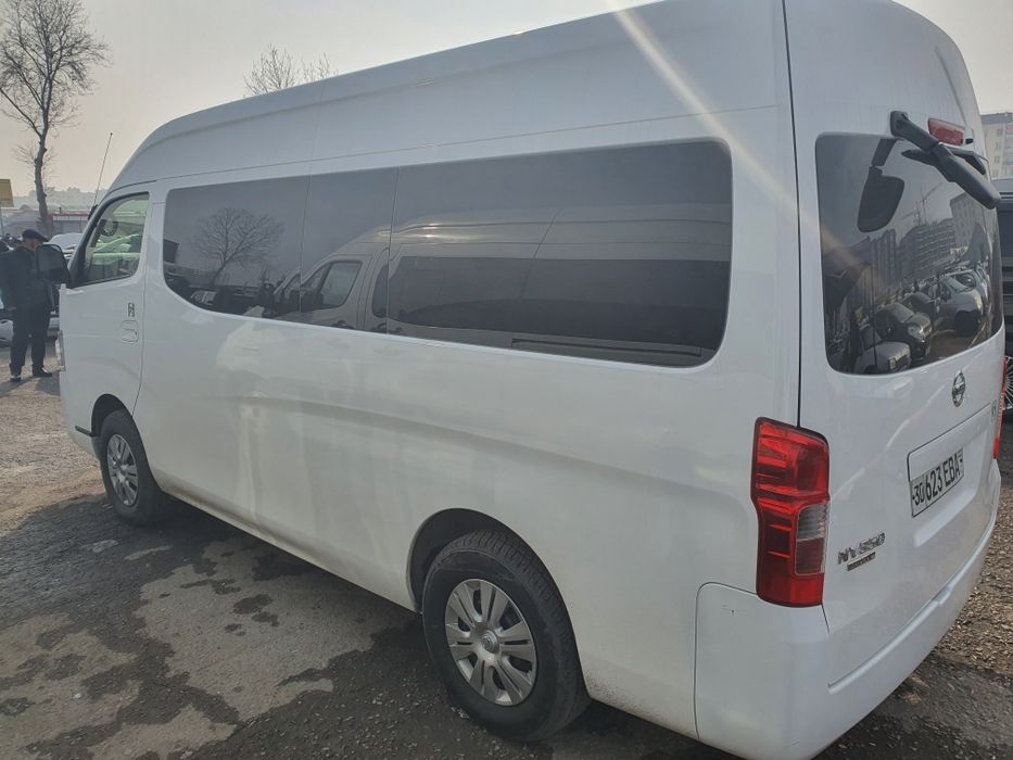 Nissan urvan 2019