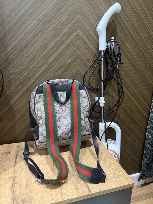 Продам оригинальный рюкзак Gucci