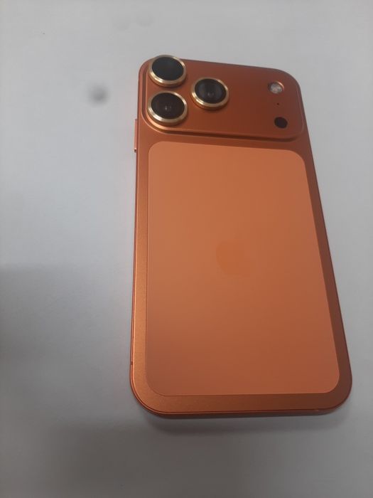 iPhone 11. На iPhone 17pro корпусе