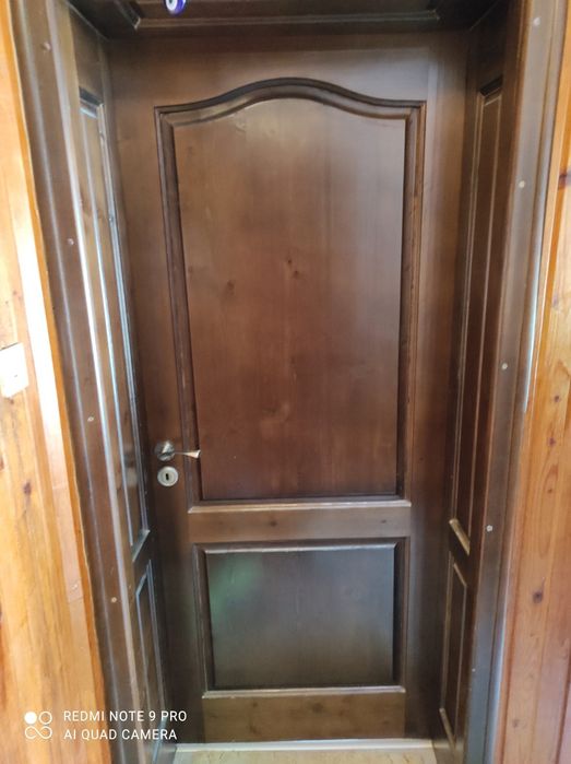 Масивни дървени врати с каси размери 200/83 h 4 бр.по 100€ бройката