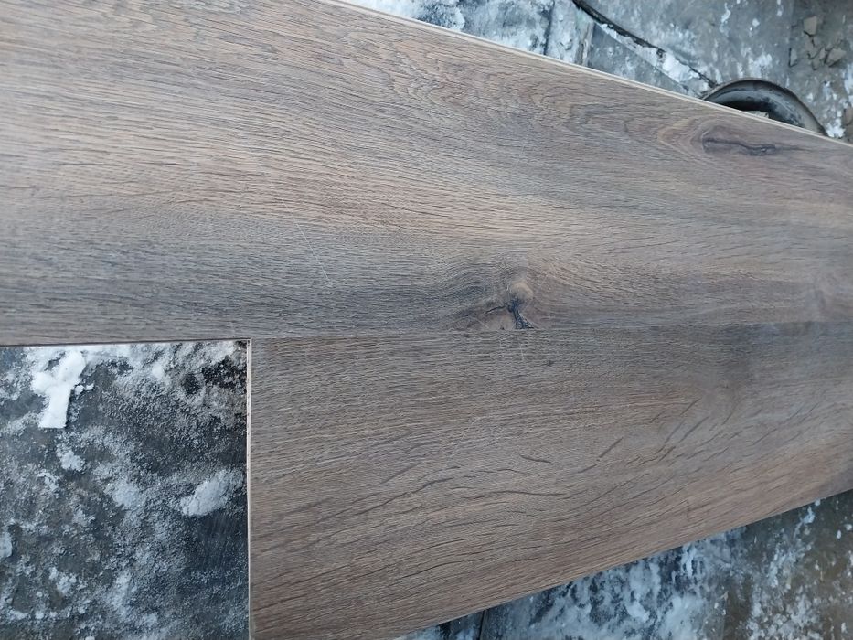 Ламинат б/у. В наличии 30кв.м.