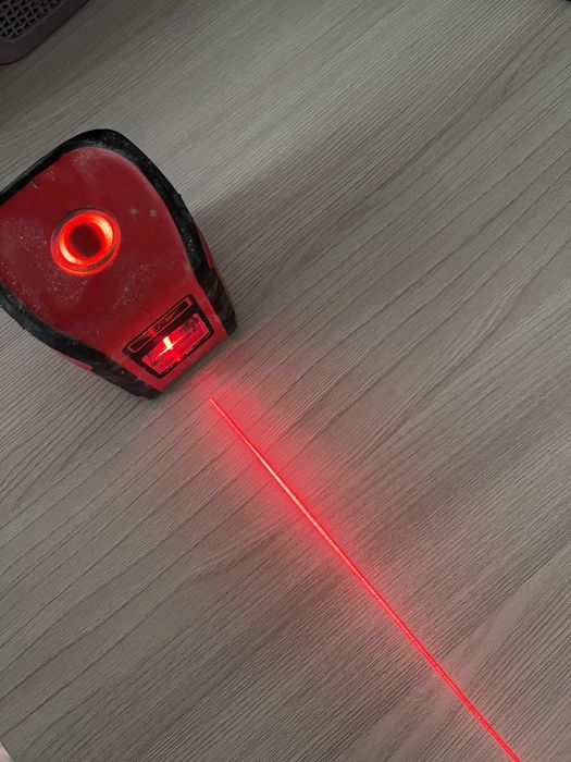 Продам строительный Лазер Луч 15.