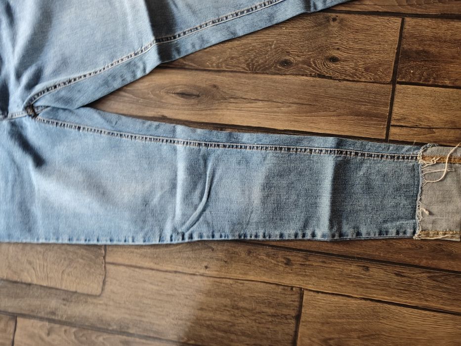 Продавам дамски дънки