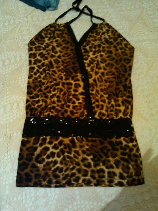 ефектна туника с гол гръб