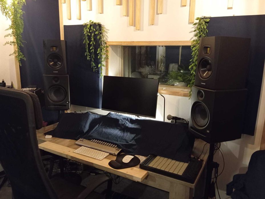 Monitoare (boxe) de studio Active - Adam T7V (NU Presonus)