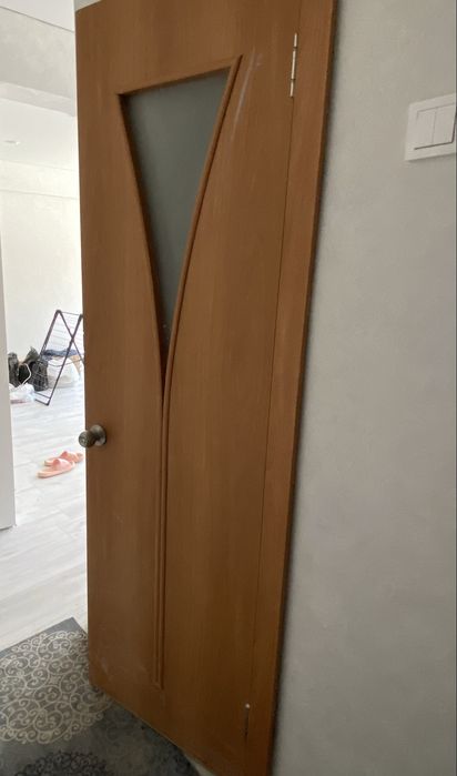 Продам межкомнатную дверь.