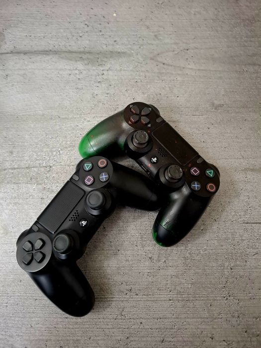 PlayStation 4 Pro 1TB cu 2 Controllers + 10 Jocuri