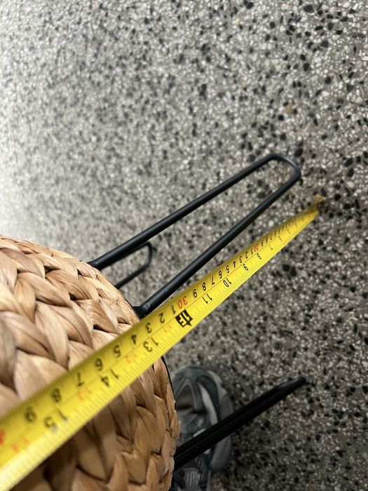 Ратанова кашпа с метални крачета / саксия