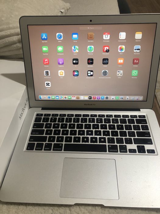 Продам Maacbook air 13 2015