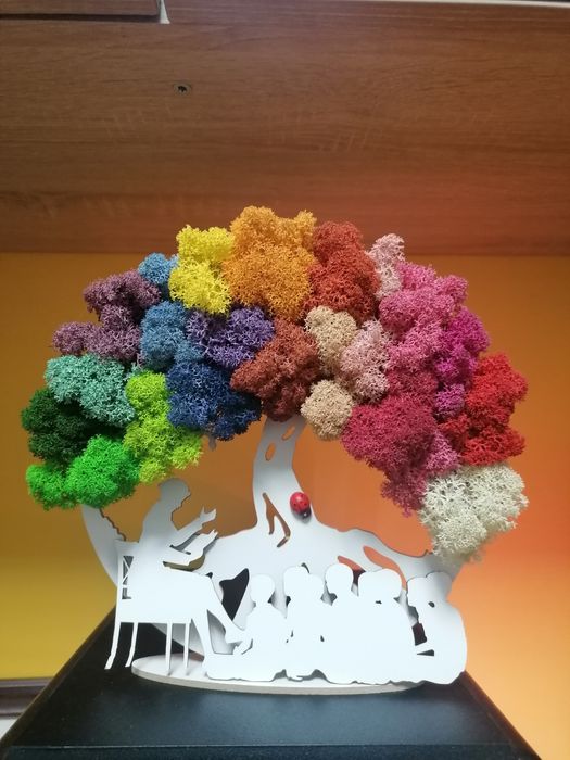 Copaci cu licheni cu suport