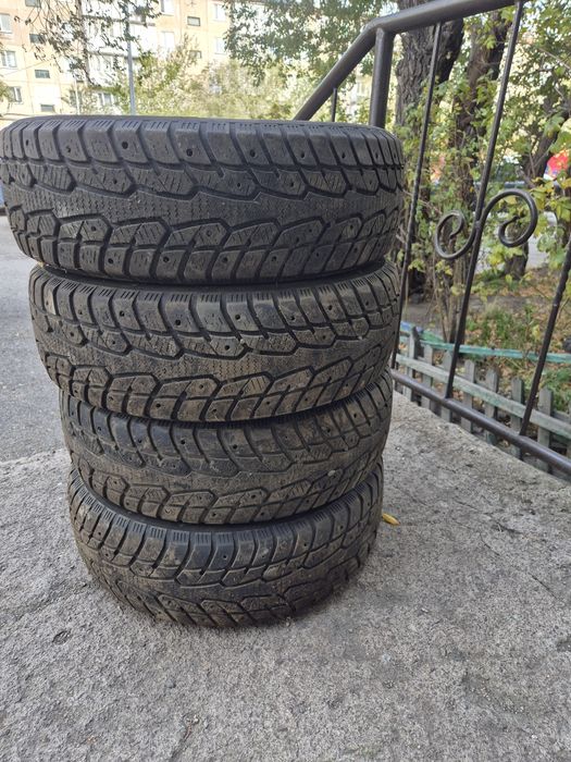 Зимние шины комплект