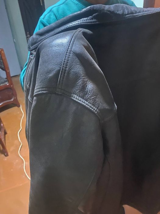 Продам куртку кожанаю превизёную из России в хорошем состоянии