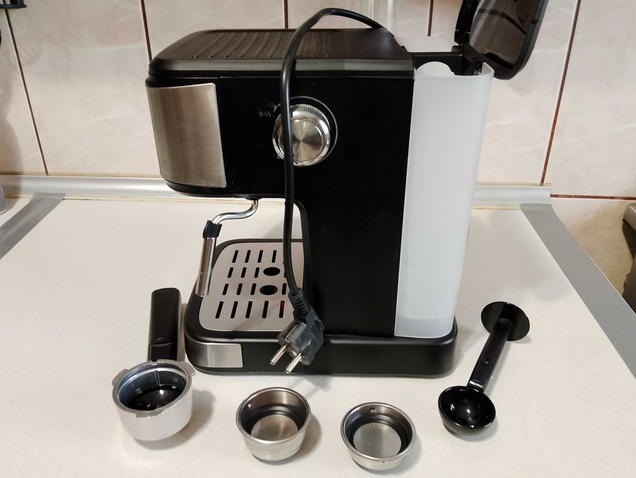 Espressor cu pompa DelCaffe Espresso & Cappuccino