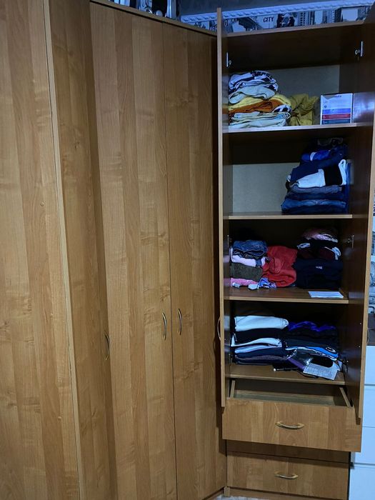 Продам угловой шкаф