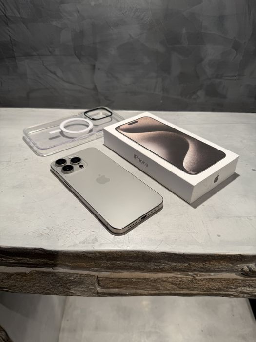 КАТО ЧИСТО НОВ Iphone 15 Pro Max + подарък
