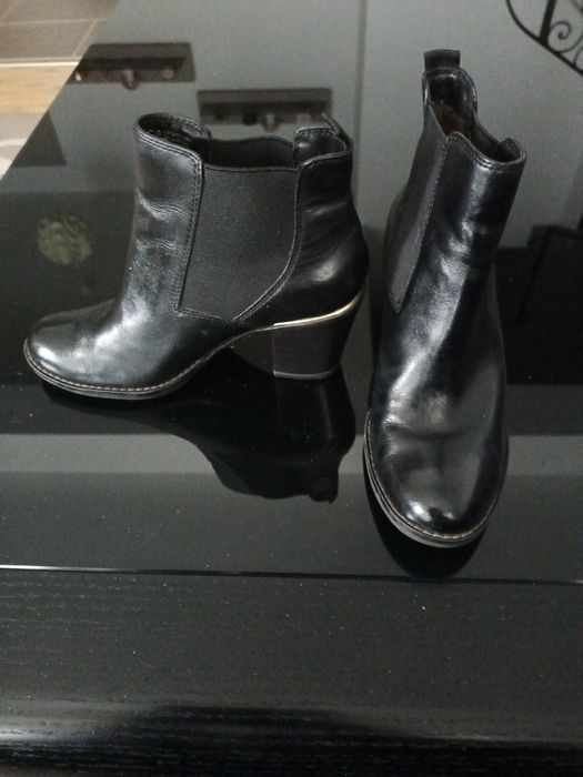 Ghete din piele naturala