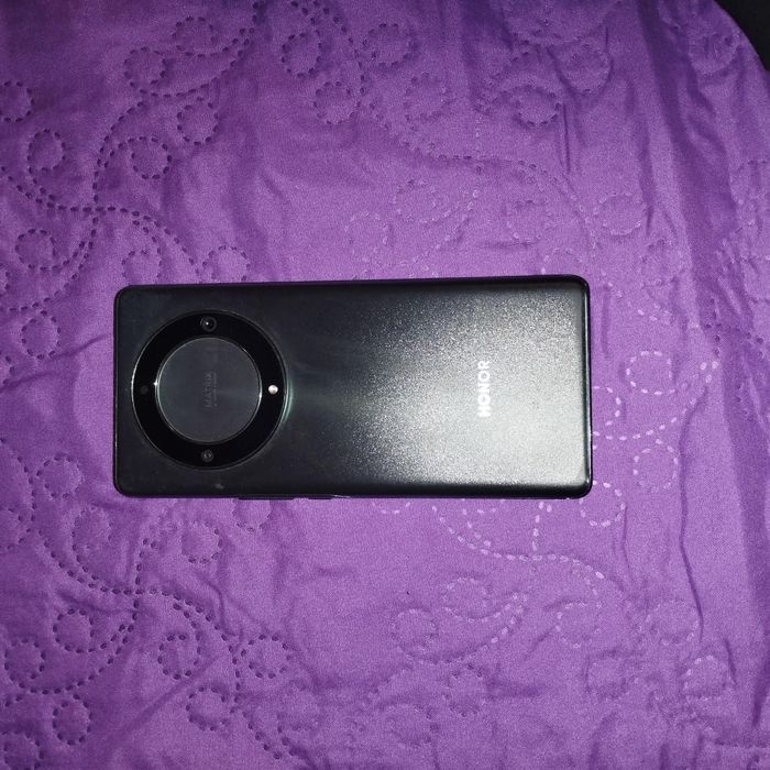 Schimb sau, vând HONOR ,MAGIC 5.lite