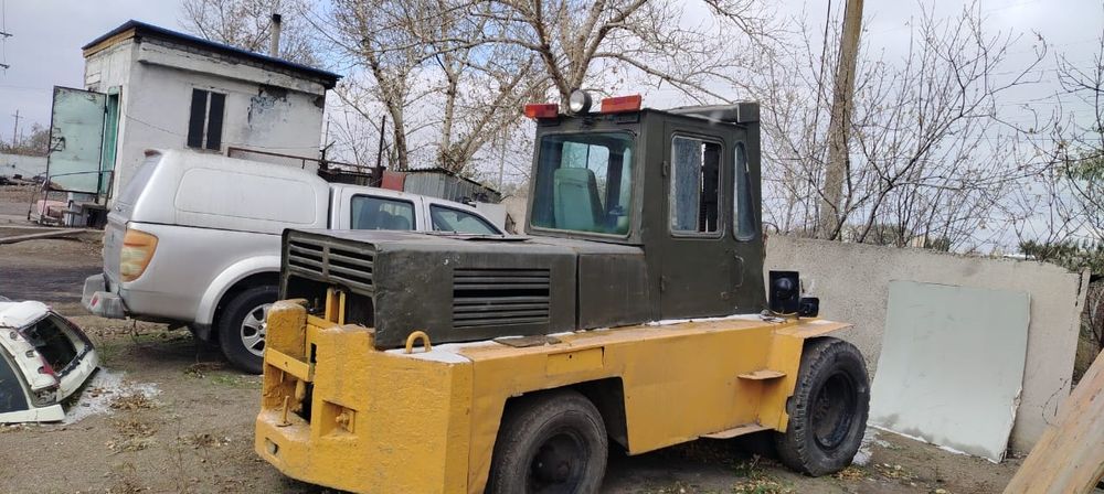 Погрузчик вилочный