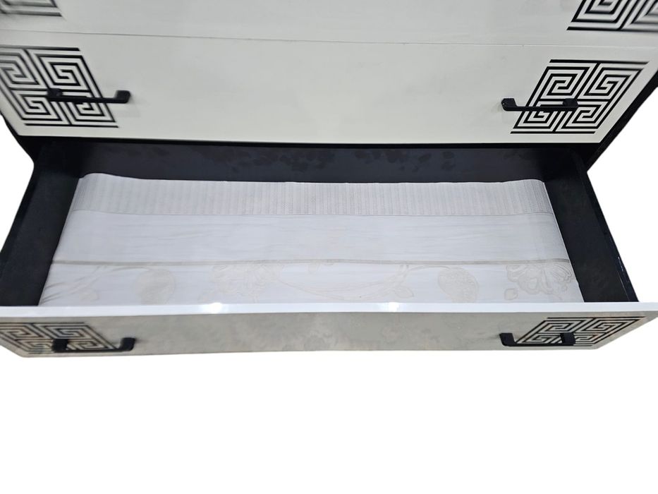 Продам вместительный комод