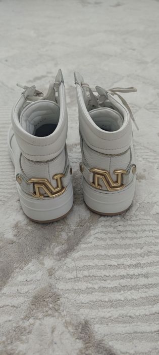 Кроссовки Nursace