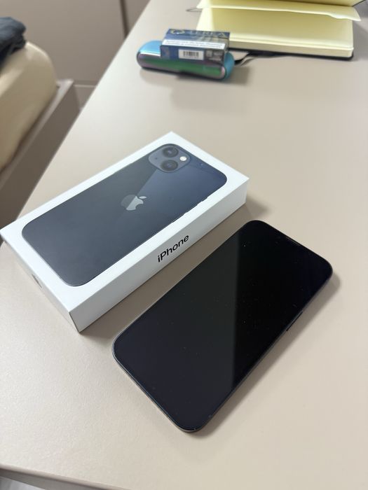 Vand  Iphone 13 impecabil