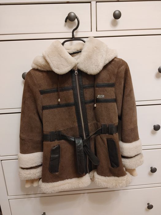 Продам дублёнку на девочку 6-7 лет