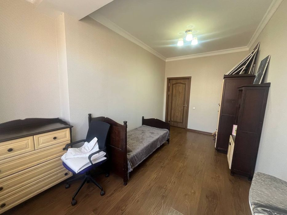 Продаётся квартира 6- комнатная ЖК Эльбек