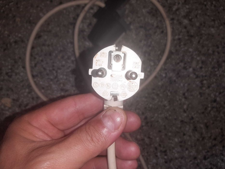 Захранващ кабел от пералня ariston avl 95