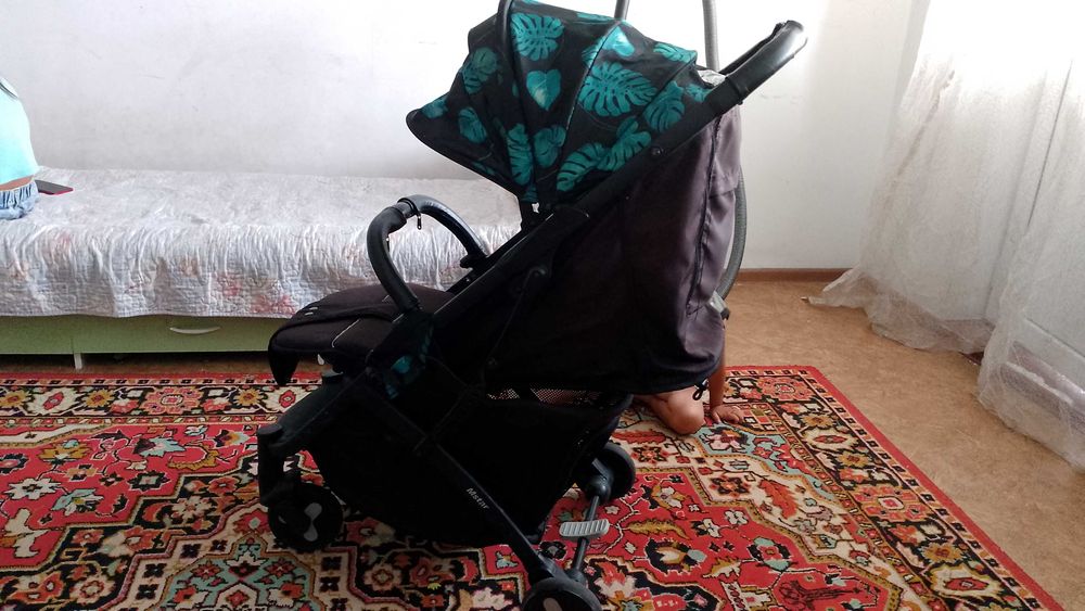 Срочно продам коляску и манеж