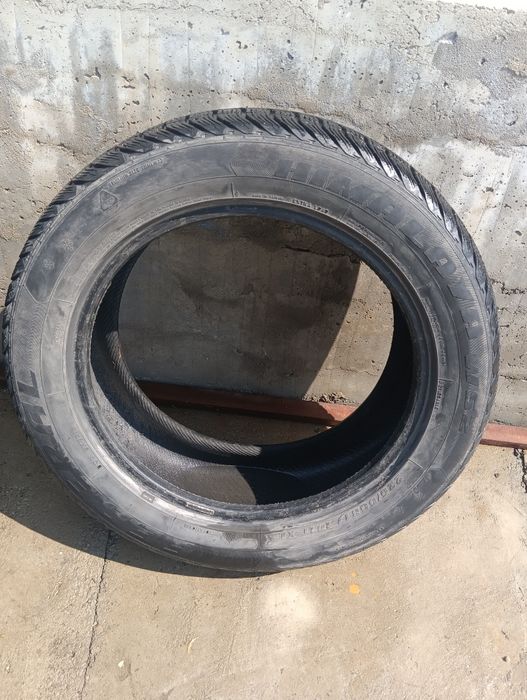 Продам шипованую резину R17 225/55