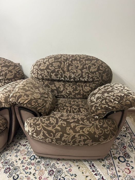 Диван+ 2 кресло.