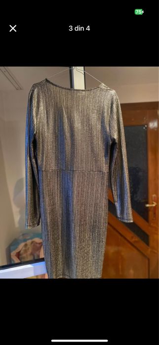 Rochie auriu cu negru