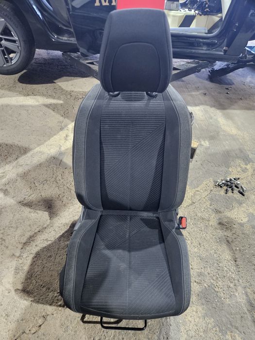 Предна дясна седалка за Peugeot 308 2023г