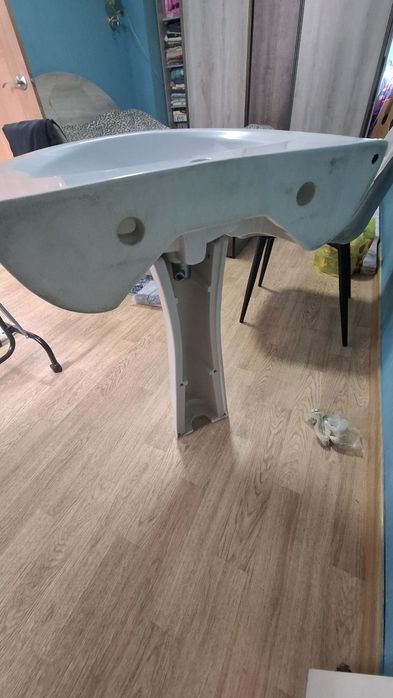 Продам раковину с подставкой