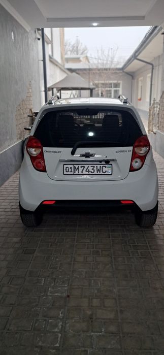 Spark rangi oq yili 2015