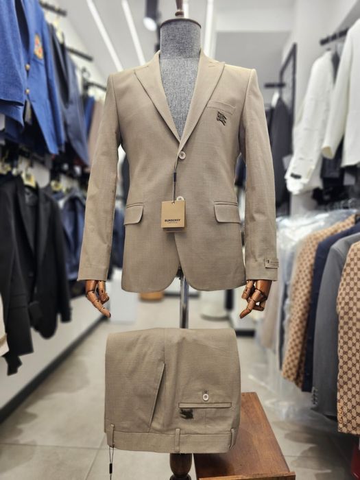 Costum BURBERRY barbati super calitate