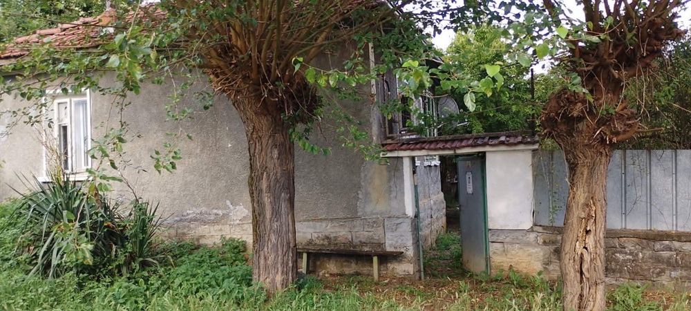 Продавам къща в село Сенник